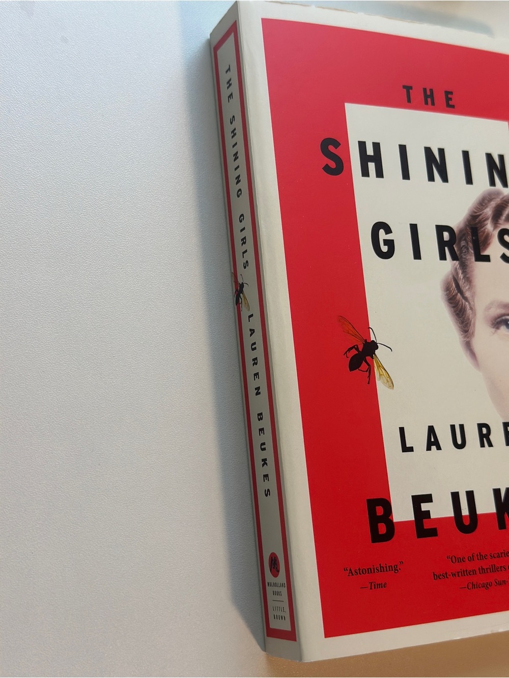 The Shining Girls By Lauren Beukes | Fiction, Sci-Fi Thriller | Paperback Book - Picture 3 of 7